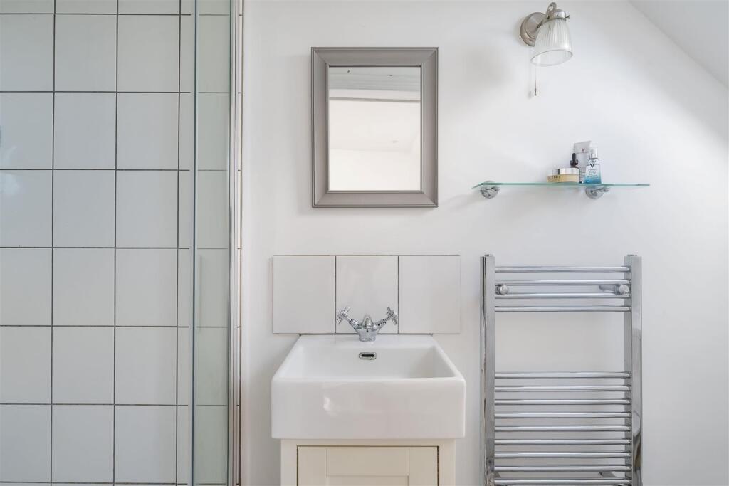 1 heath villas tn26 (21).jpg