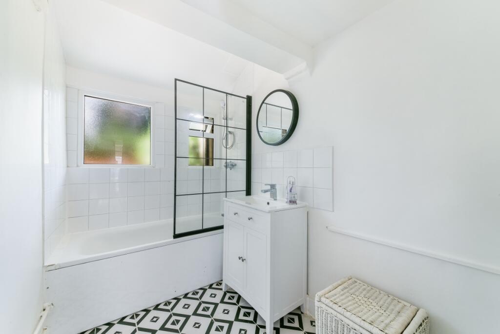 CHADWICK ROAD, 32-25