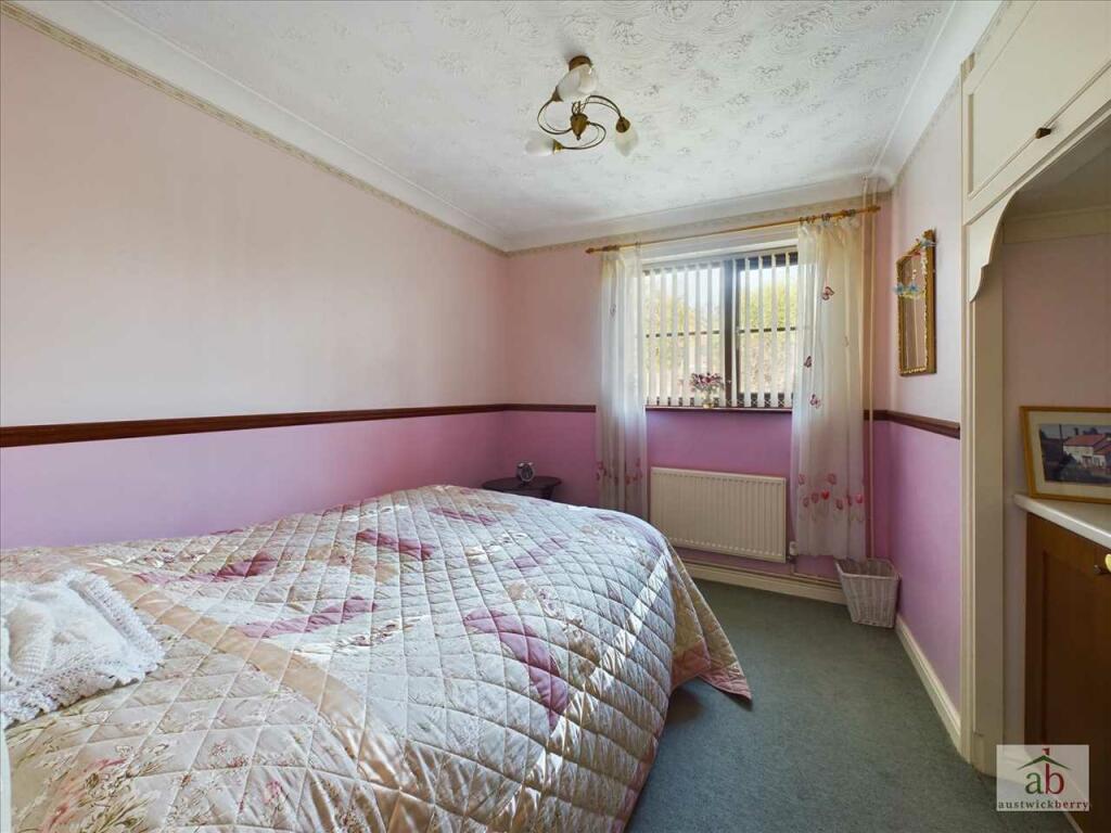 Bedroom 3/study
