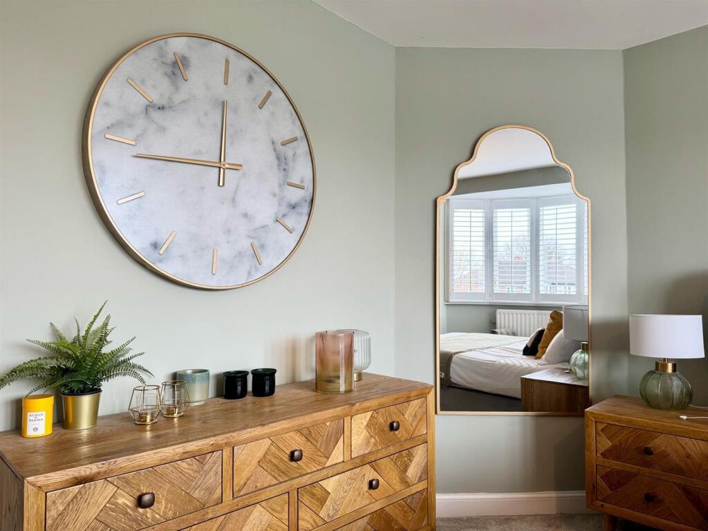 Master bedroom (6).jpg