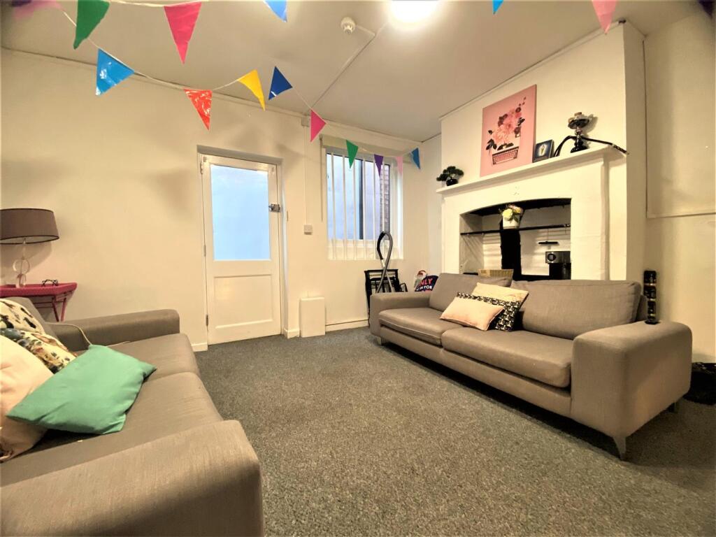 Lounge II.jpg