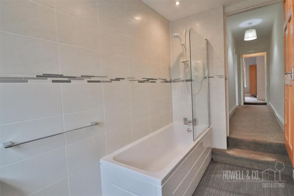 BATHROOM/W.C