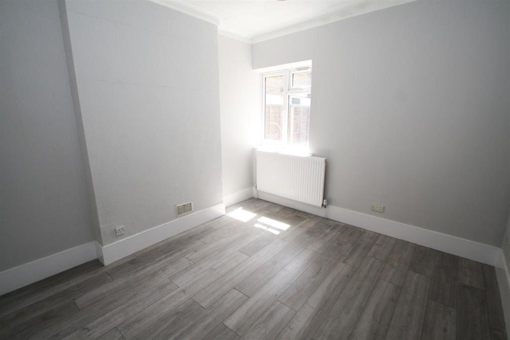 Bedroom1.jpg