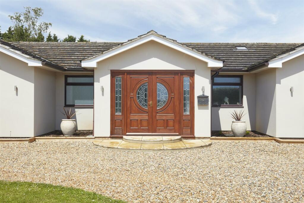 Frith_Meadow_Landbeach_100624 3.jpg