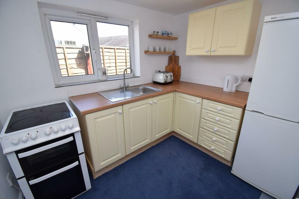 Kitchen.JPG