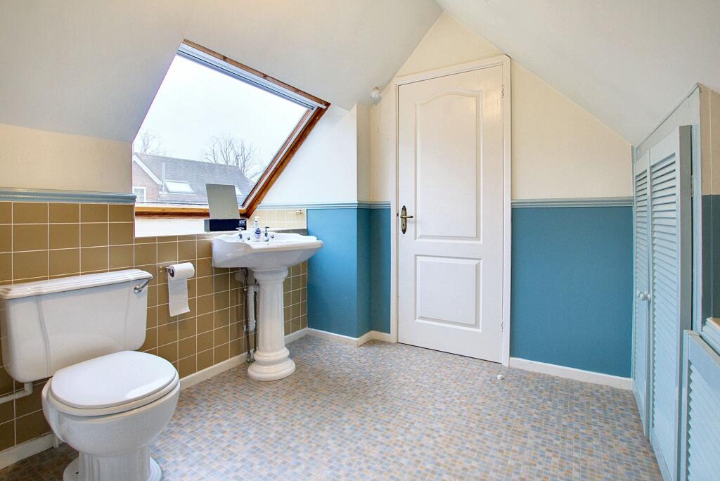 En-Suite Bathroom