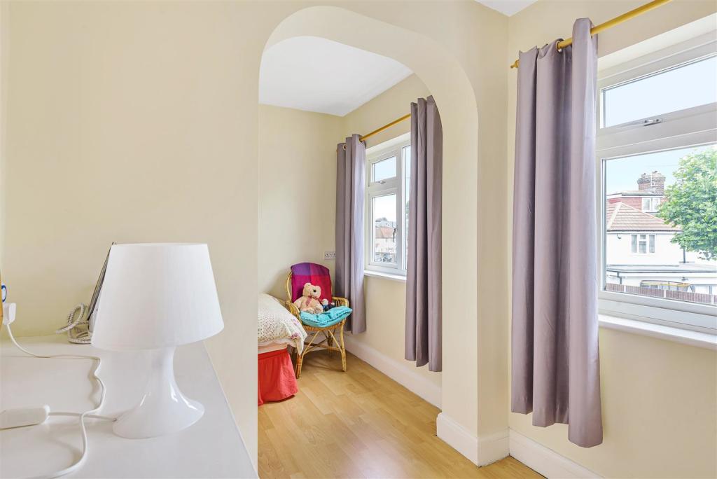 Bedroom 4.jpg