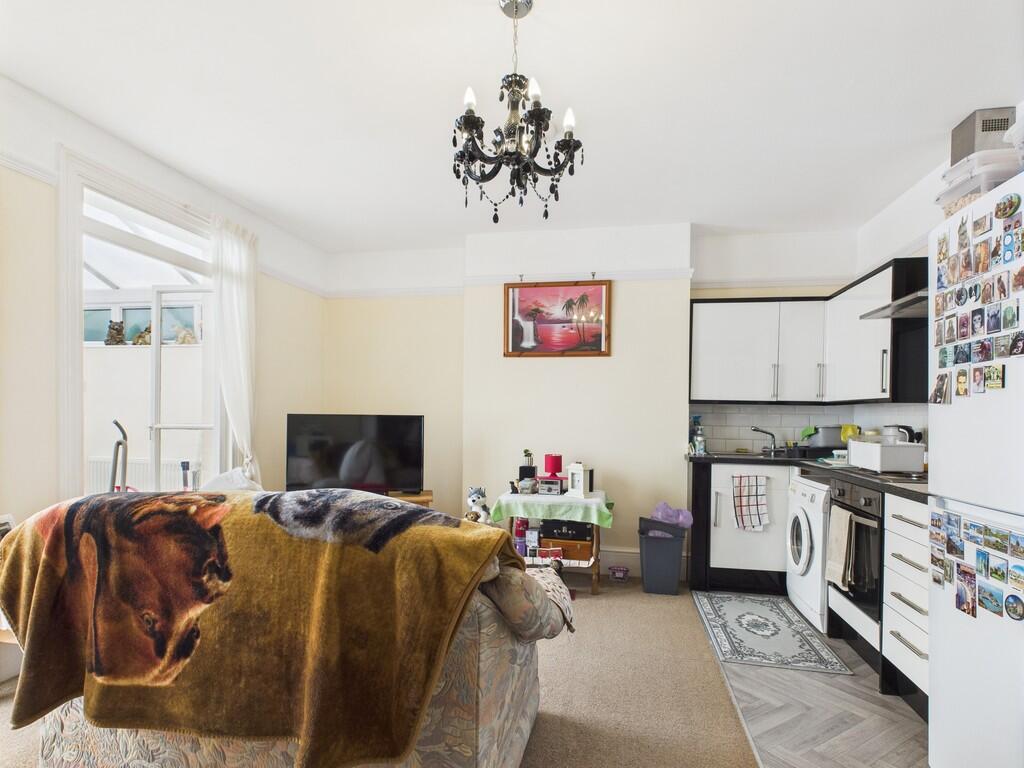 CAM03582G0-PR0122...