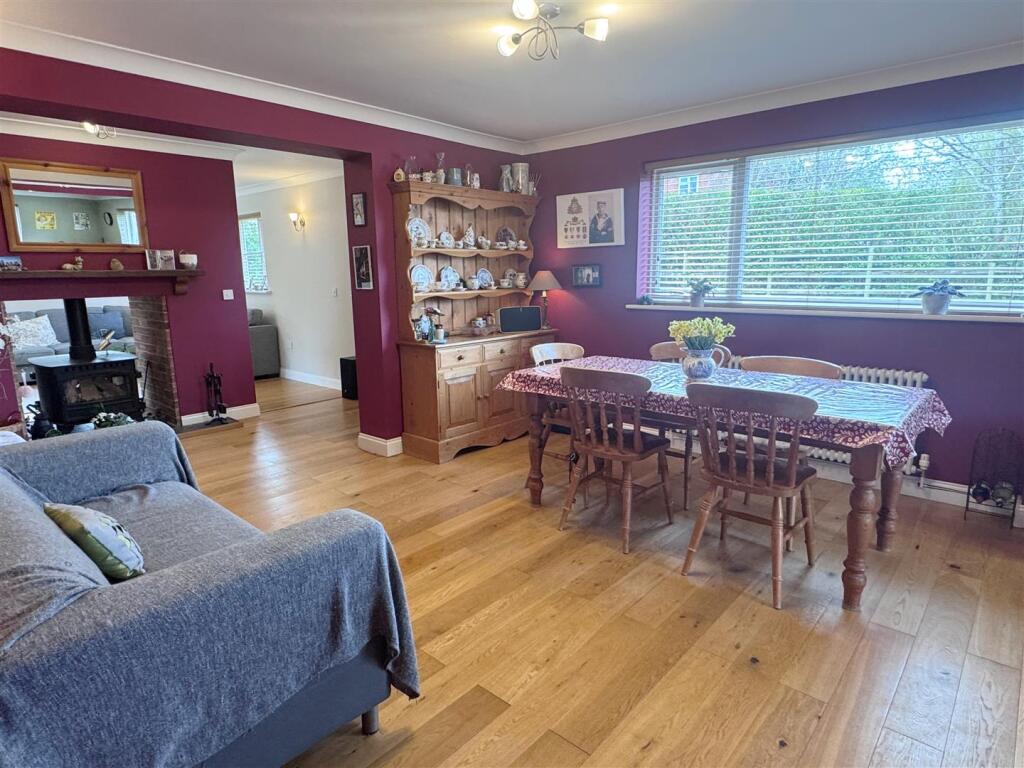 Dining Rm 2.JPG