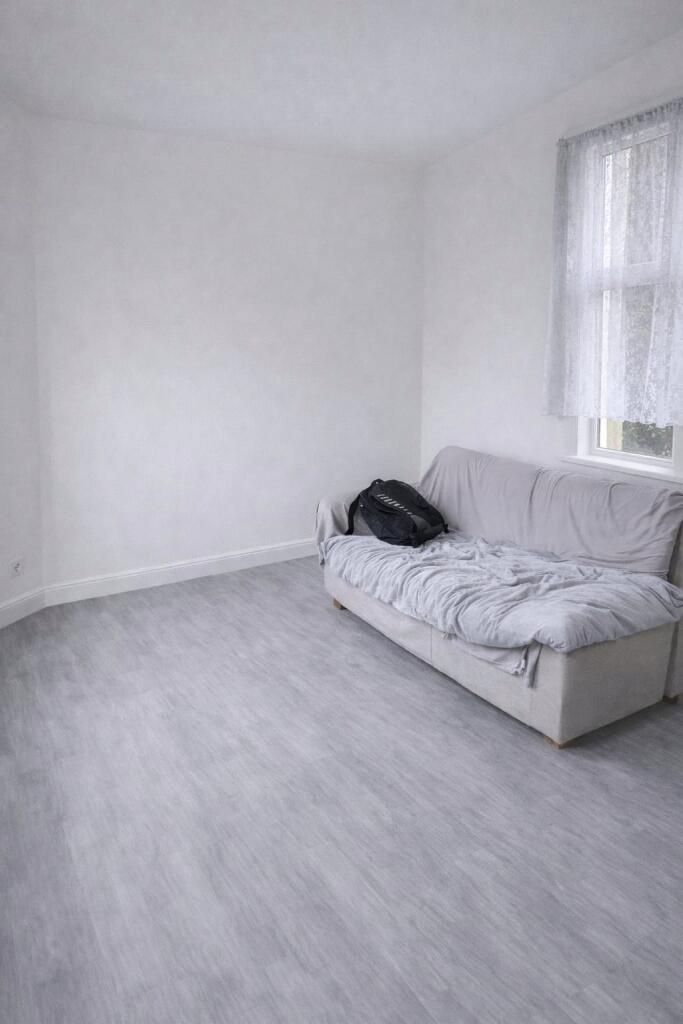Reception/Bedroom