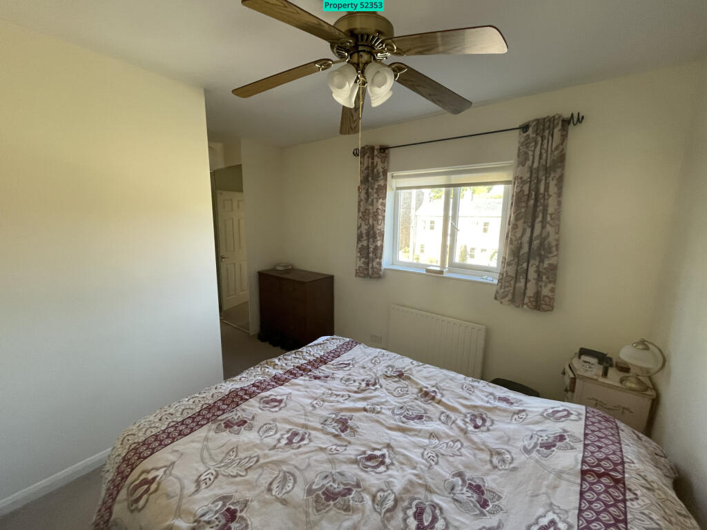 Main bed,,, ensuite behind you