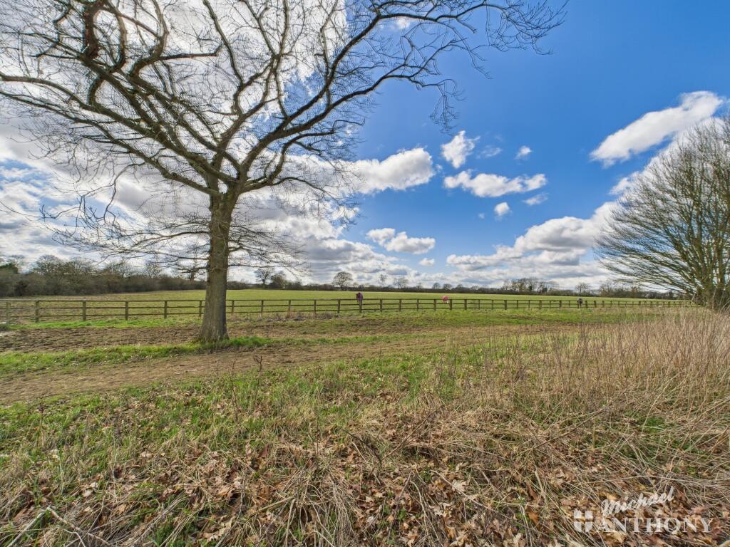 CAM02773G0-PR0263-STILL022