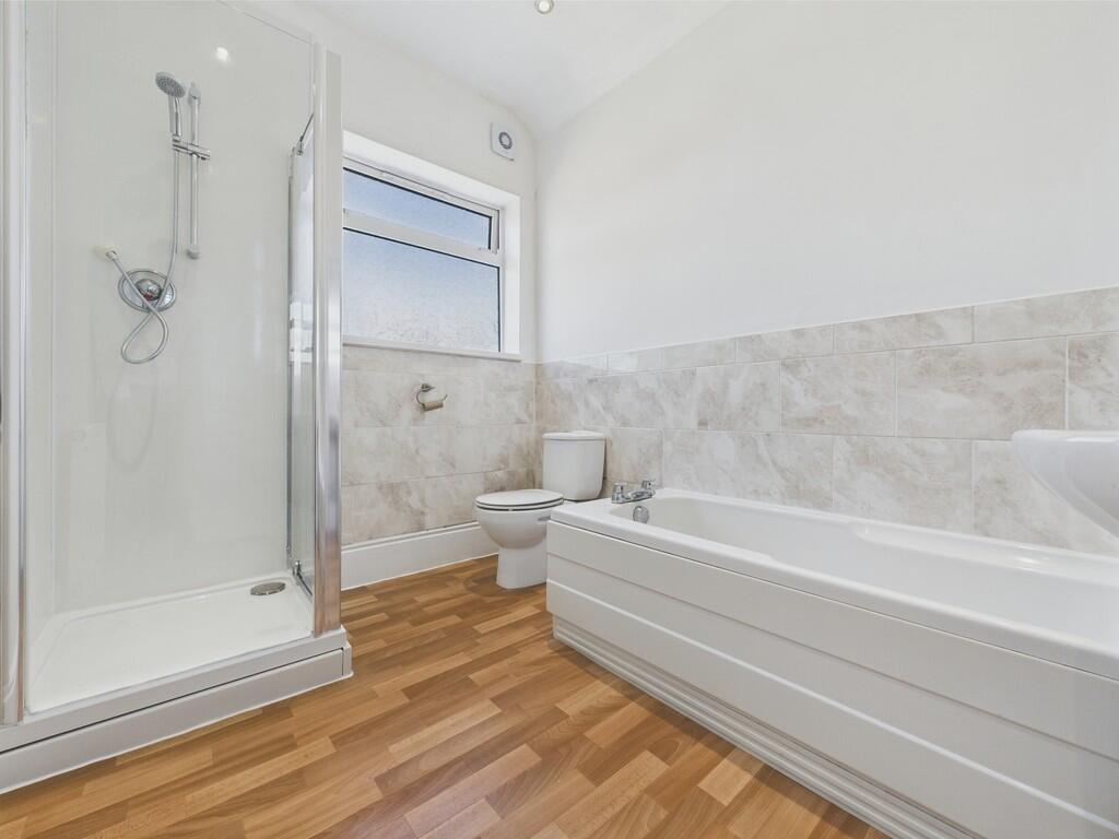 CAM04273G0-PR0126...