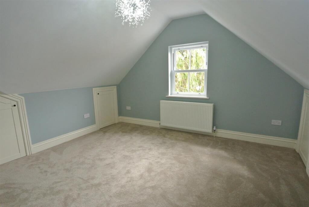 Bedroom 4.JPG