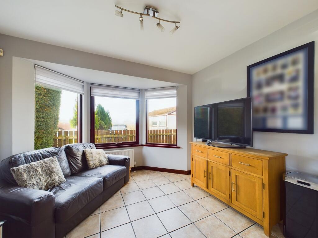 Kitchen/dining/family room