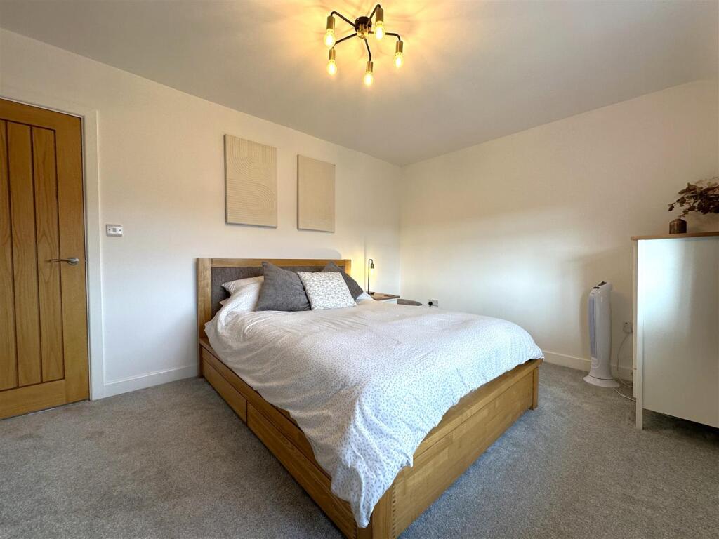 Master Bedroom 282