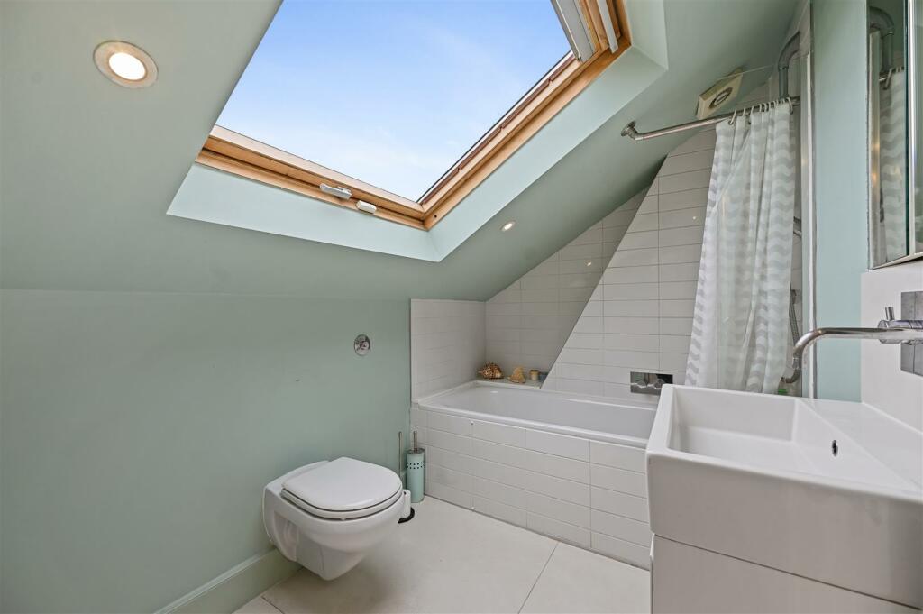 Sterne Street - Bathroom3 (1).JPG