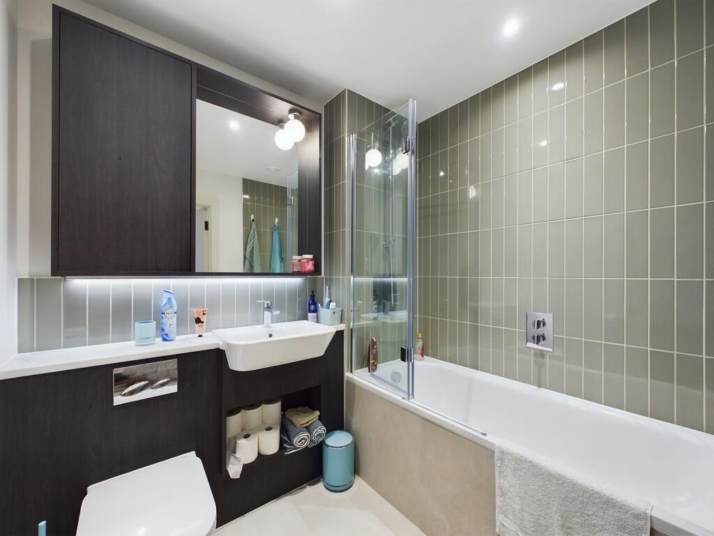 CAM04018G0-PR0018...