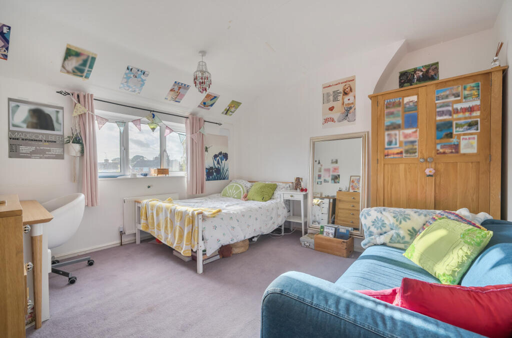 1371775-12-6900e8...