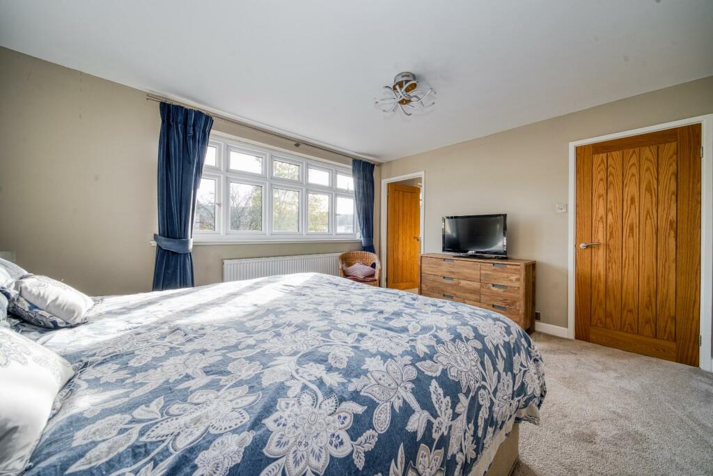 34 Cleeve drive - Mark Templer X PhotoCB 54.jpg