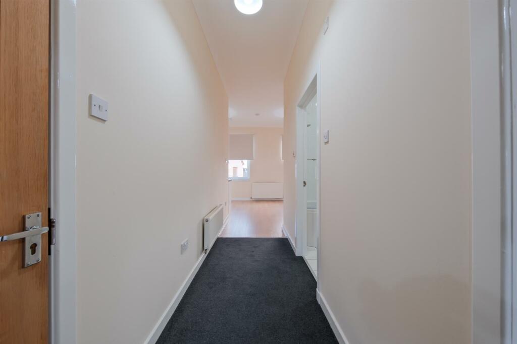 020-8 Croft Road, Larkhall ML9 1BH.jpg