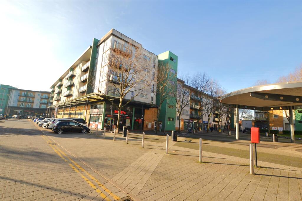 Parkhouse Court, Hatfield