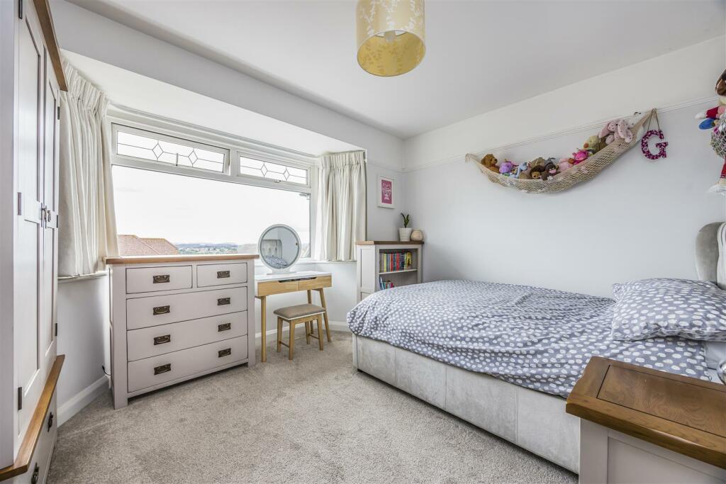 11 Hilltop Crescent, Drayton-PorticoMarketing-Sara