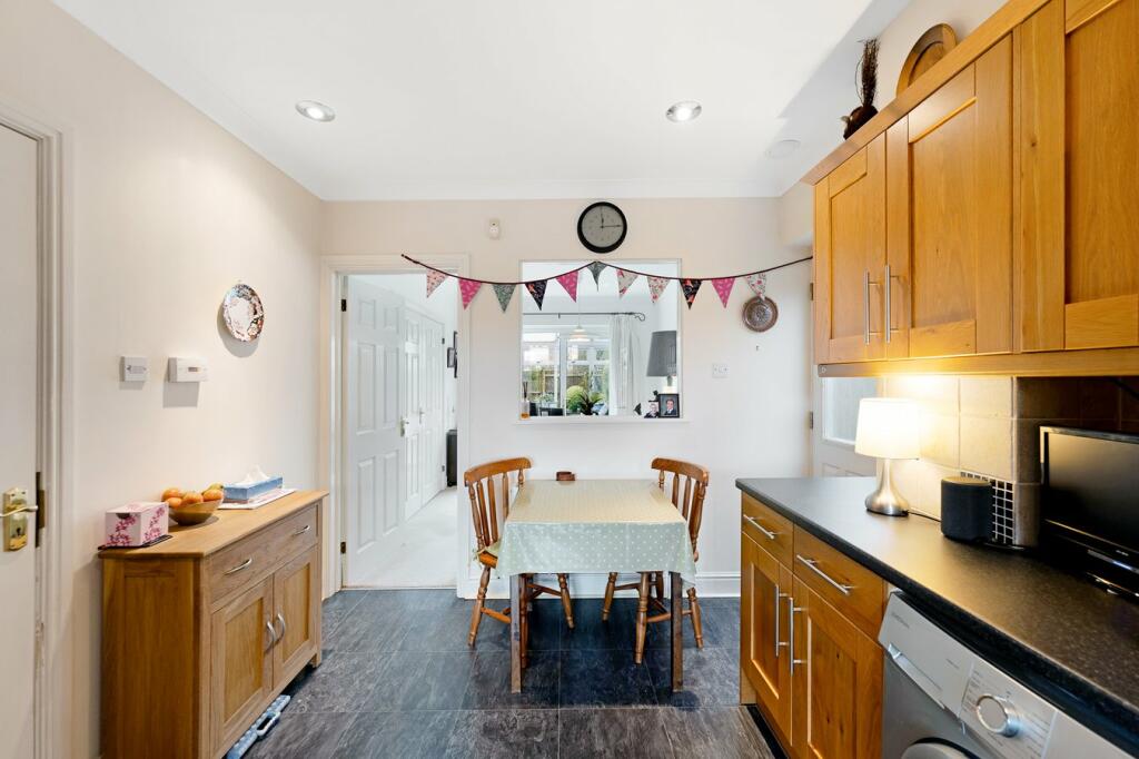 Kitchen/Breakfast Area