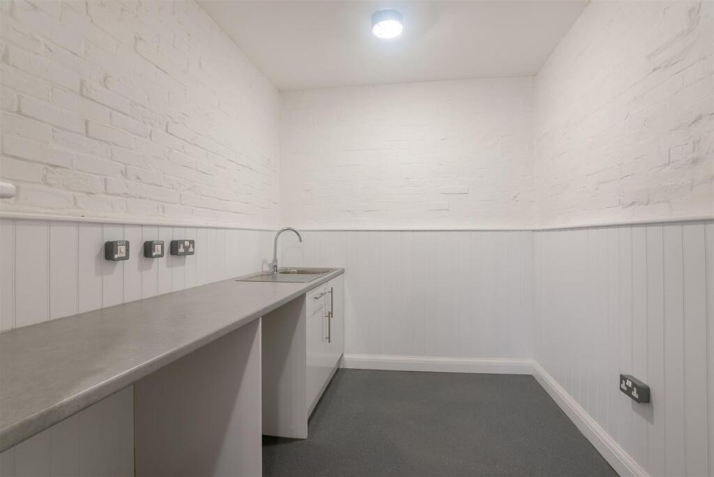 1A Henley Street-4.jpg