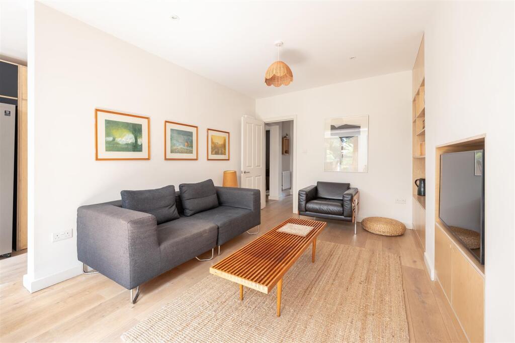Navarino Road E8