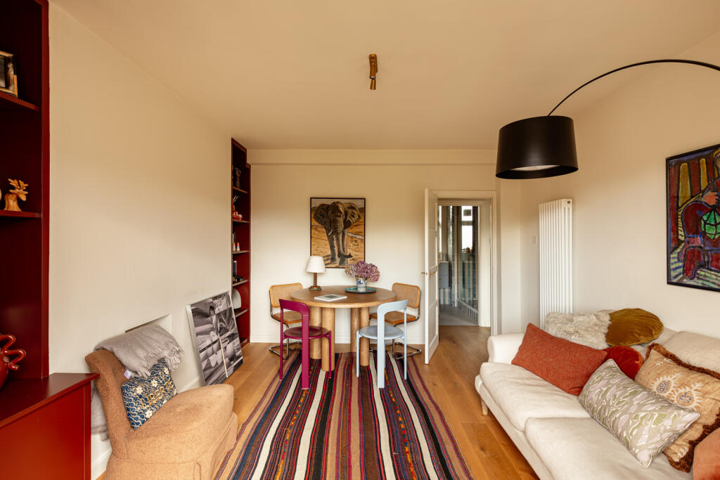 307541 - 25_8_TMH E8 4HQ11577-Edit.jpg