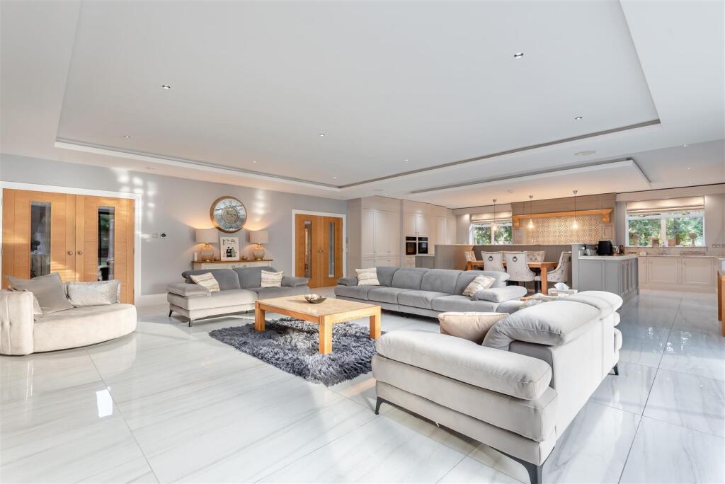 8633627-interior17.jpg