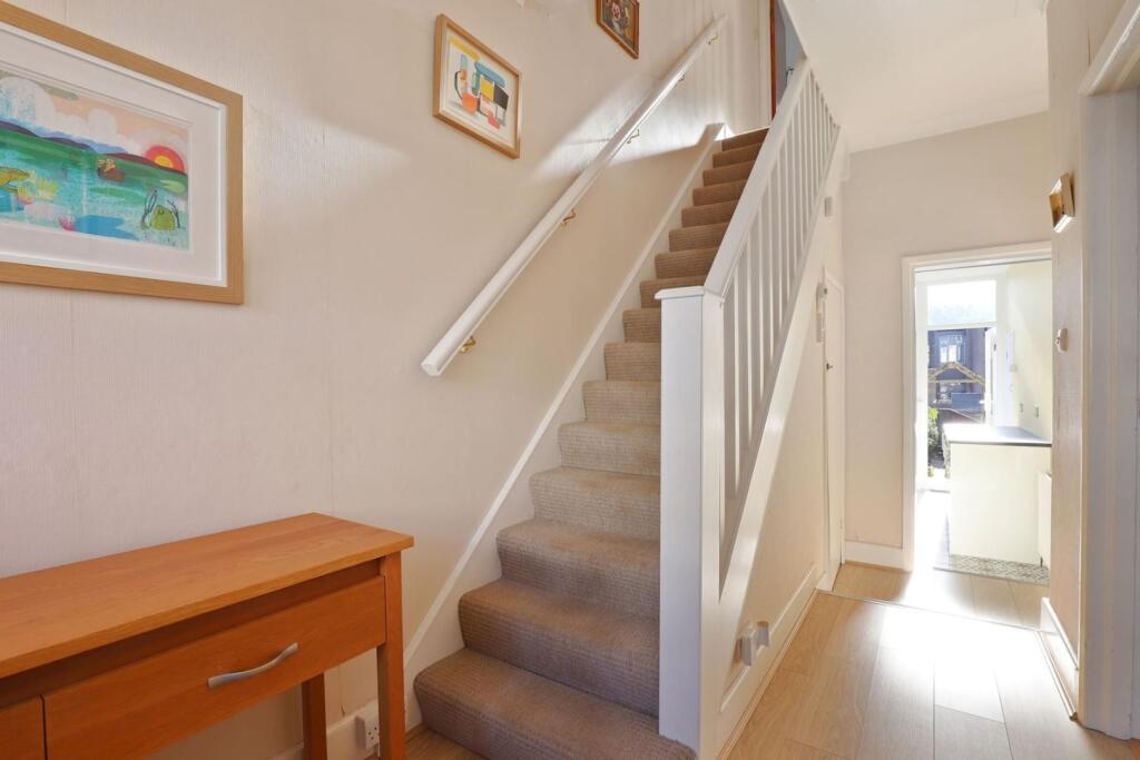 03-6b24JHPropWpen - 47 Clevedon Road - 9 (1)-mediu