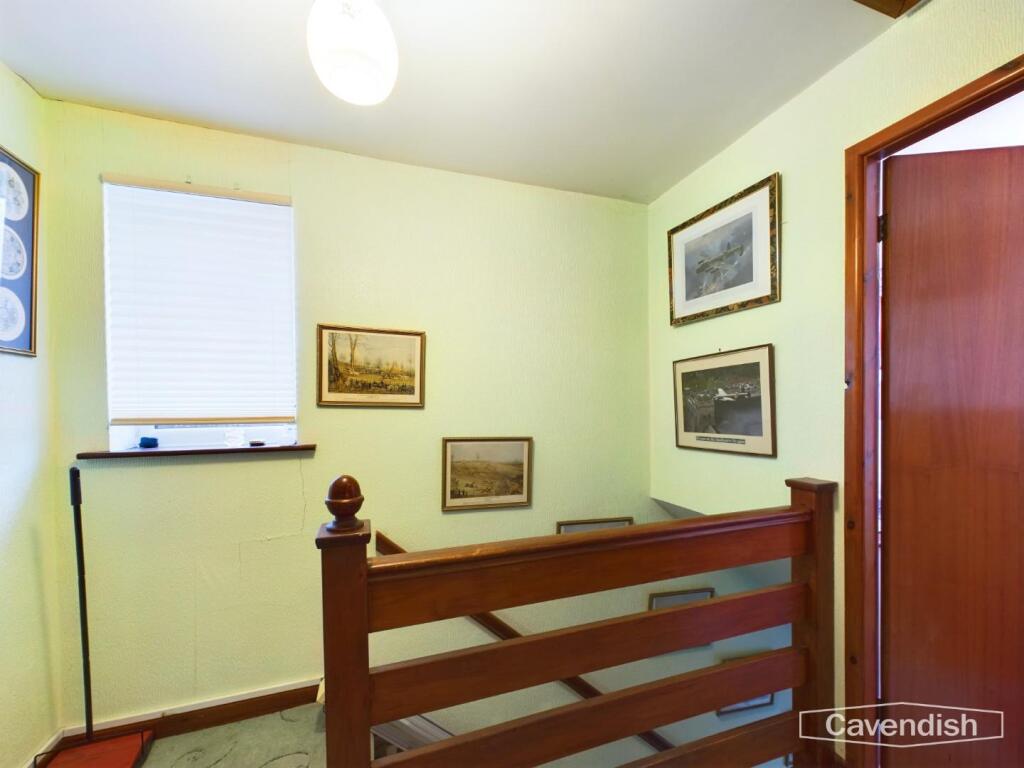 FIRST FLOOR LANDING