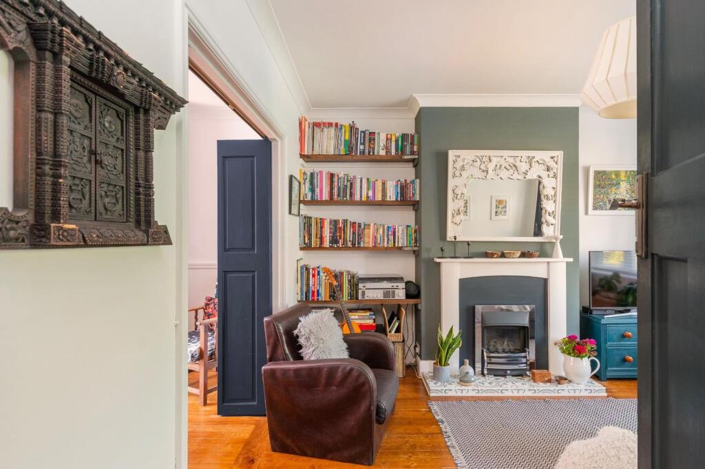 4S4RKE - Living Room E.jpg