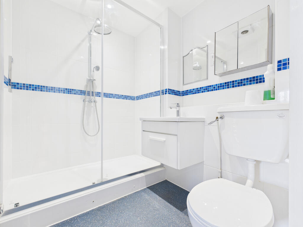 CAM01354G0-PR0532-STILL001