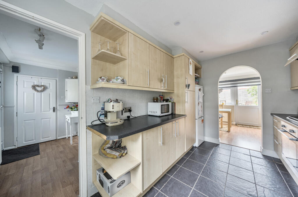 1305046-8-68496f7...