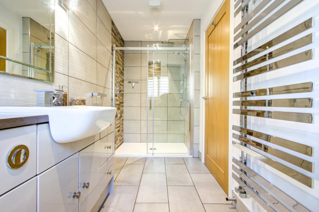 Bedroom 2 En-Suite