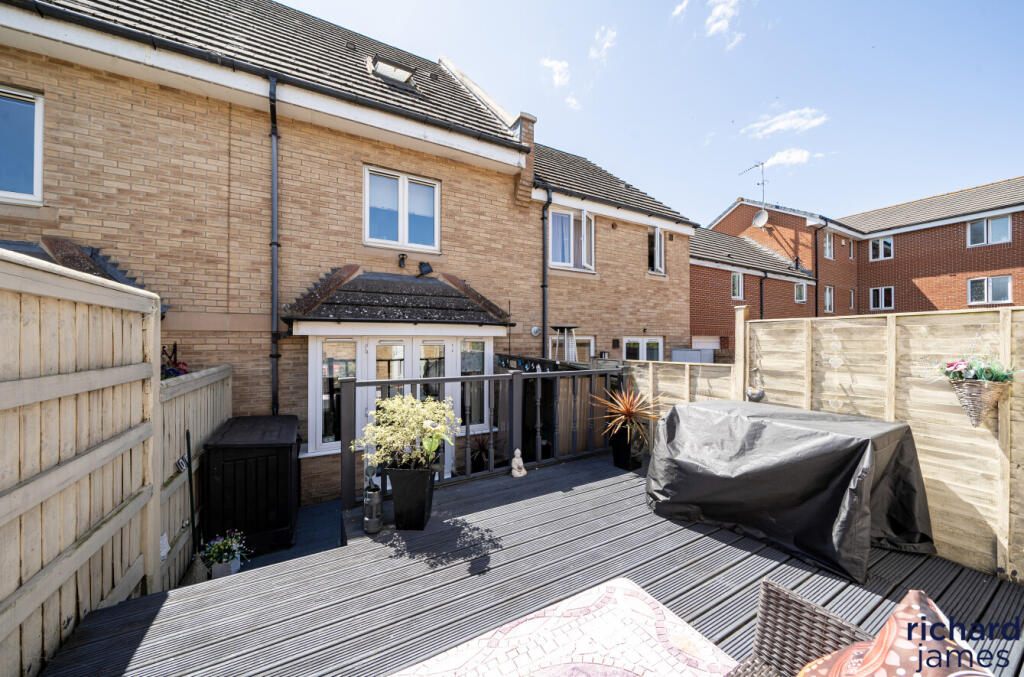 99d7d0f91f144d42a191575cce41e8d6