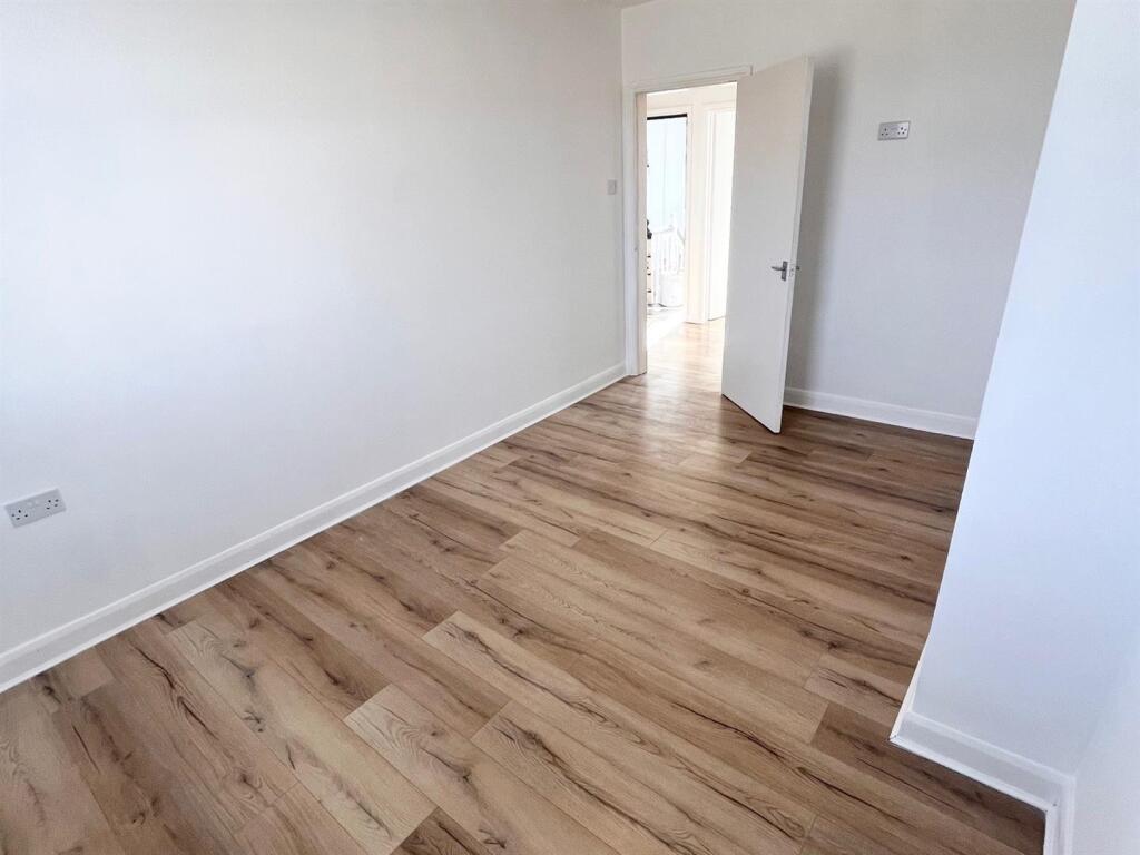 Flat 3 Living Room 2.jpg