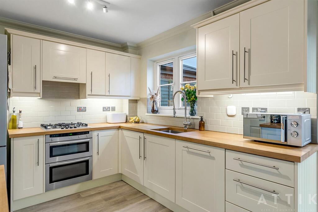 121 Bromedale Avenue Mulbarton Norwich, NR14 8GZ (