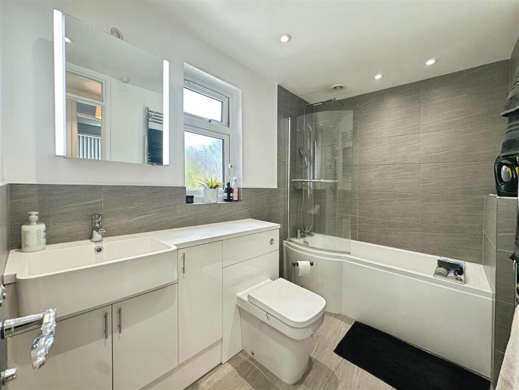 bc66da2e--40B2-B833-16CA631368D3-97422-00001F0AA13