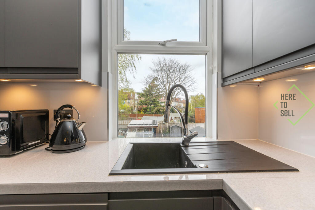 28 Sketty Road EN1 3SE-23