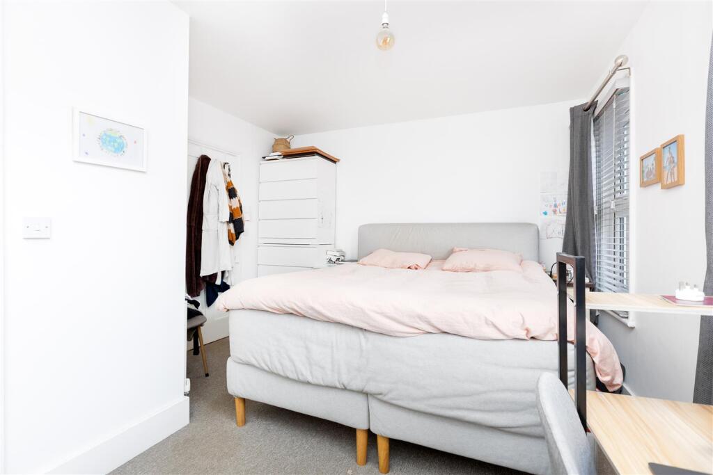 82 Whinbush Road-2.jpg