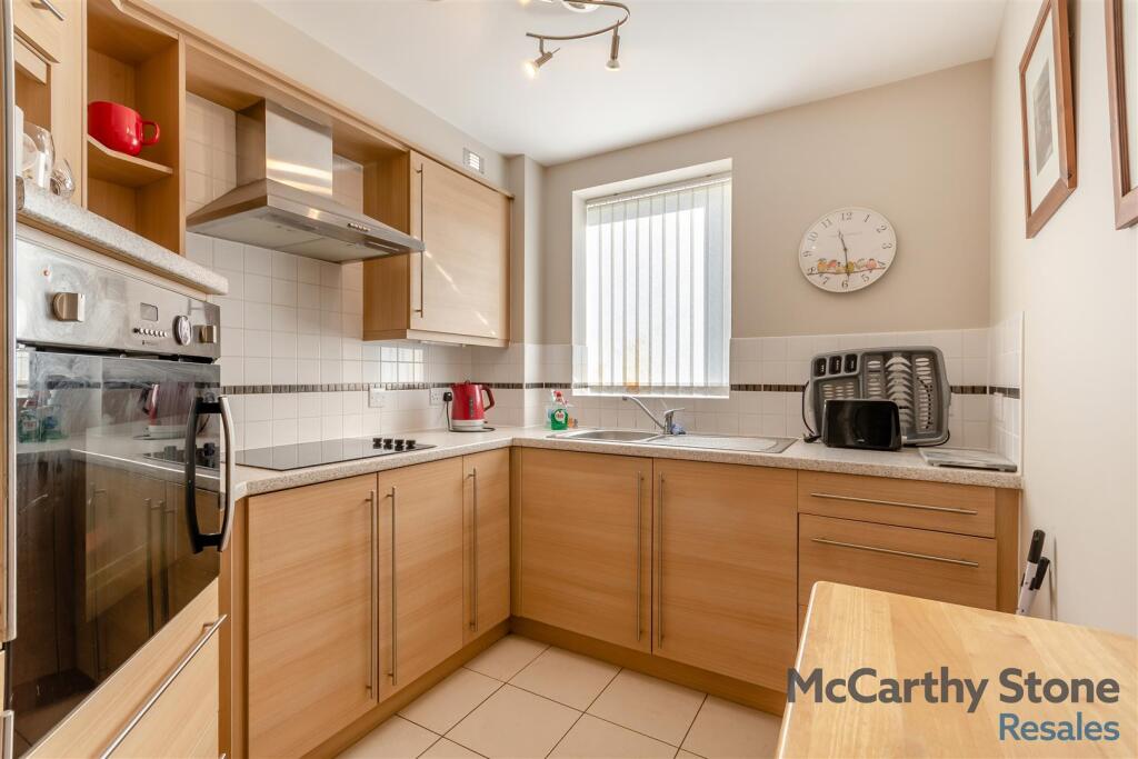 8667948-interior11.jpg