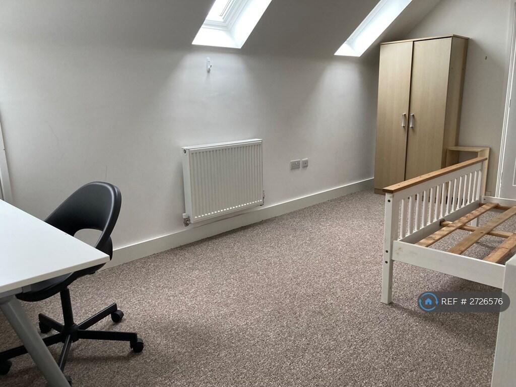 Room 5 Very Large On Top Floor With En Suite 