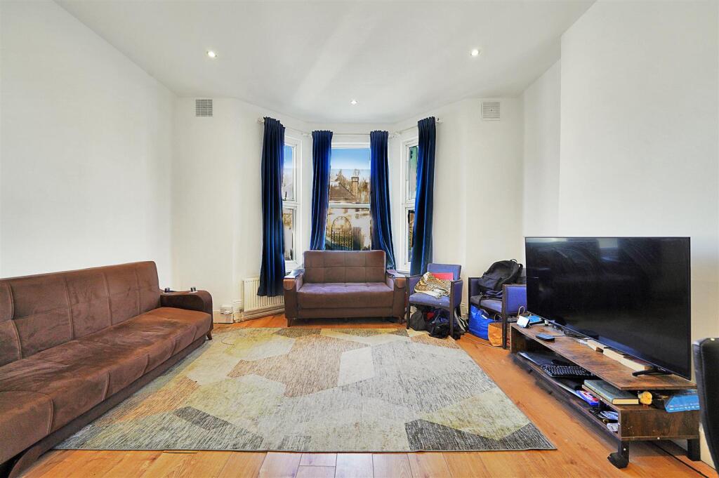 Reception room into bay window