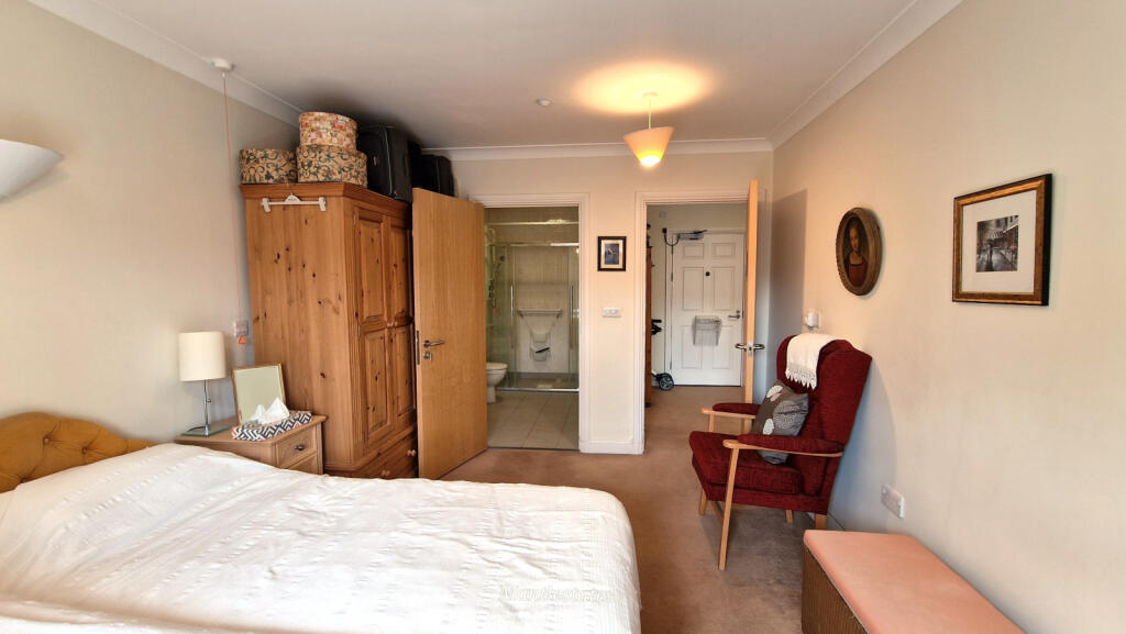 BEDROOM 1
