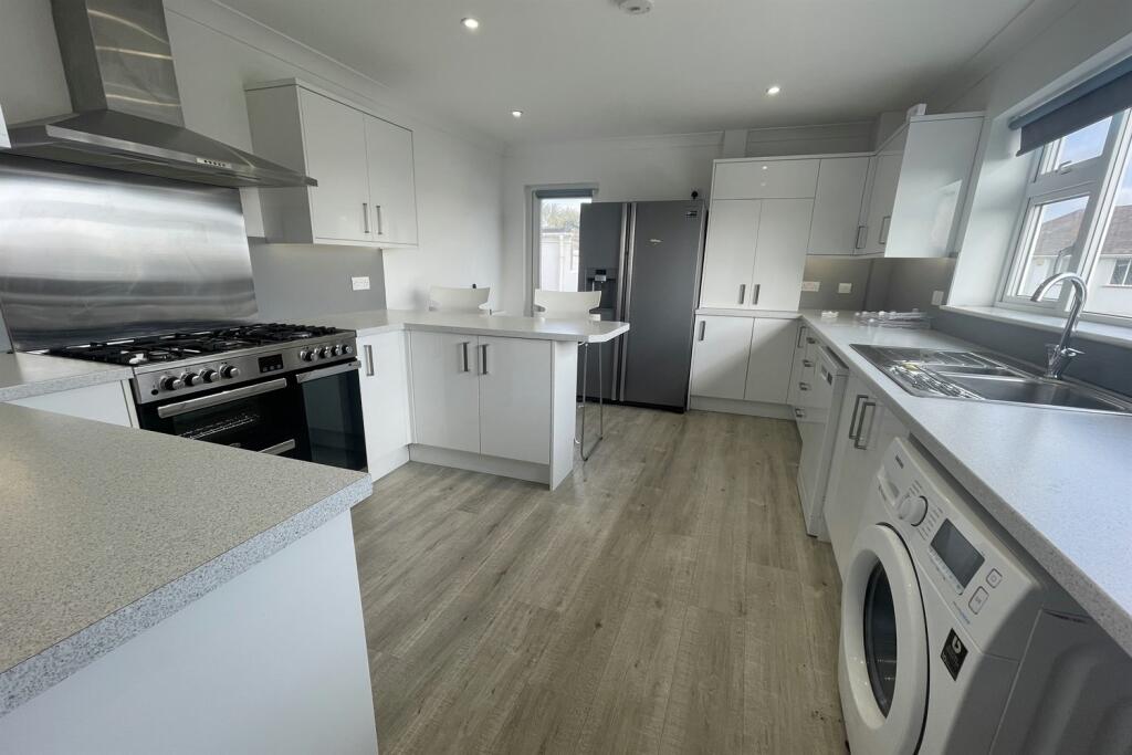 Modern fitted kitche