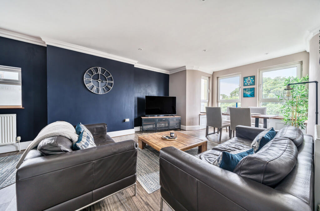 1314987-2-685c373...